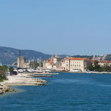 Nely Apartman Trogir