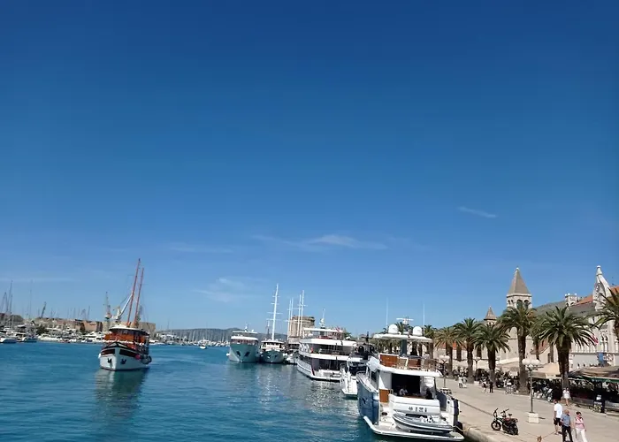 Nely - Sea, Terrace And Peace Appartement Trogir